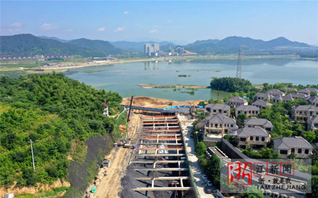 青山湖湖底隧道抓工期赶进度