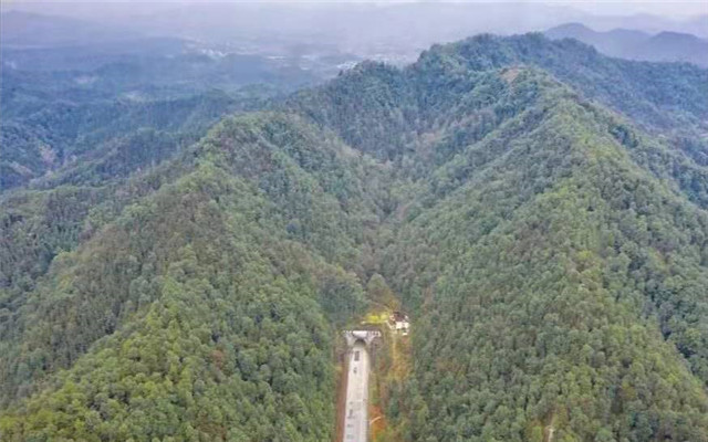 湖南天马山新隧道试通车 逃生管道厂家(图1)