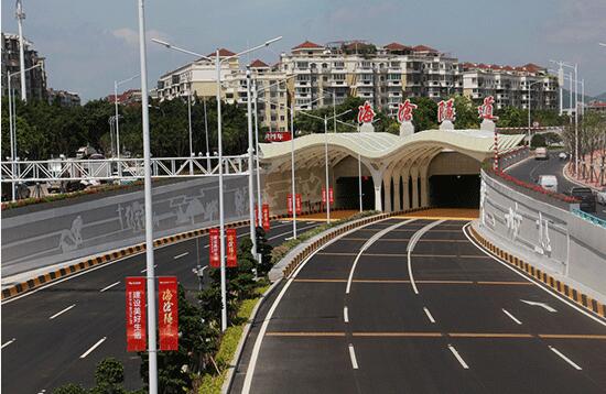 中国大陆第三条公路海底隧道试通车(图1)